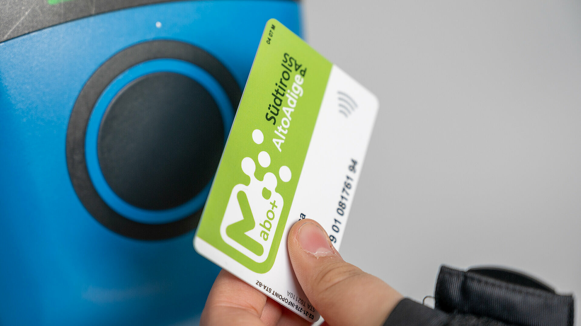 A Südtirol Pass abo+ is being validated